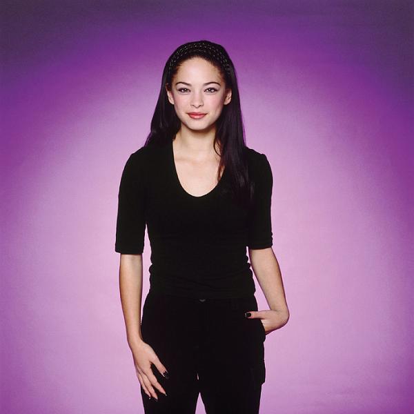 Kristin-Kreuk-028.jpg